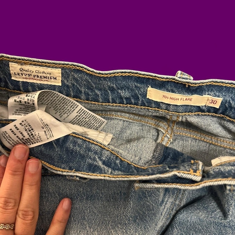 Levi's Premium 70s High-Flare Women’s Jeans in color You and I - Picture 10 of 14